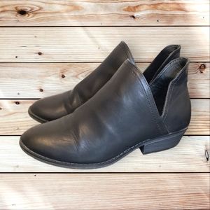 Universal Thread Ladies Black Cut Out Boots